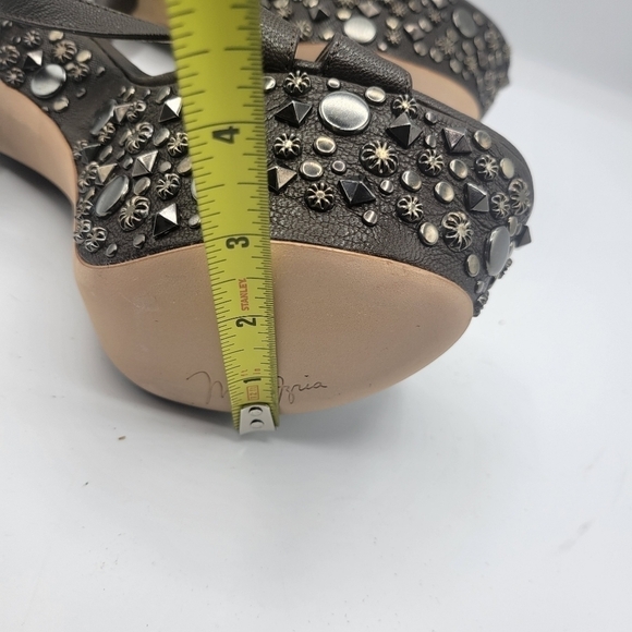 NWOB BCBGMAXAZRIA studded heels size 38 - Picture 16 of 16
